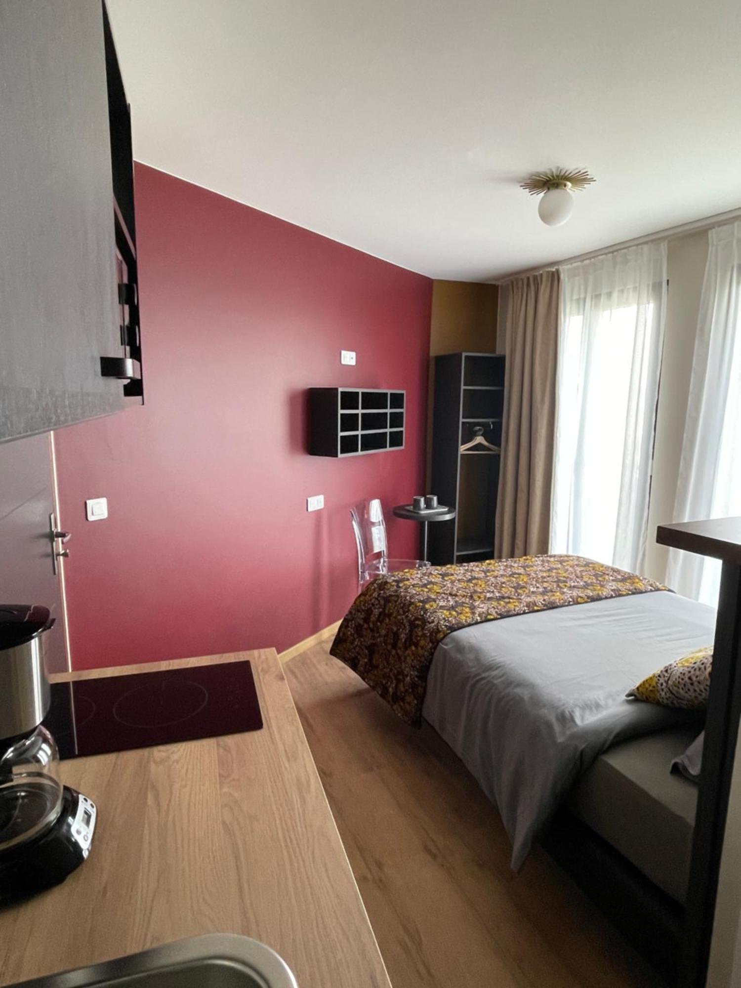 Aparthotel Smart 105 *